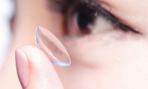 This is what happens if you wear Contact Lenses overnight